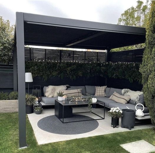 Upgrade Your Outdoor Space: 23 Beautiful Pergola Ideas